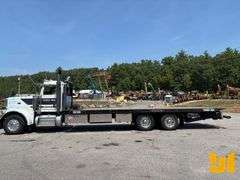 2015 PETERBILT 389 TANDEM AXLE ROLLBACK TRUCK VIN: 1NPXL40X3FD272644
