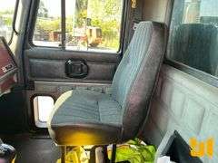 2001 MACK CL713 TRI-AXLE DUMP TRUCK VIN: 1M2AD62C81M011952