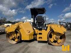2011 CATERPILLAR CB64 TANDEM VIBRATORY ROLLER SN: DJM00225