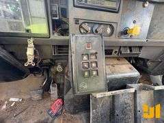 2001 INTERNATIONAL 4700 S/A REAR LOAD RESIDENTIAL COLLECTION TRUCK VIN: 1HTSCAAN51H213578