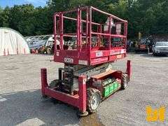 2015 MEC 3259ET 32’ SCISSOR LIFT SN: 13100321