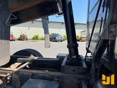 2001 MACK CL713 TRI-AXLE DUMP TRUCK VIN: 1M2AD62C81M011952