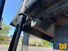 2001 MACK CL713 TRI-AXLE DUMP TRUCK VIN: 1M2AD62C81M011952