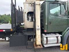 2001 FREIGHTLINER FL112 NATIONAL  BOOM TRUCK VIN: 1FVHBGAS01HJ49358