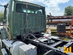 2005 FREIGHTLINER M2 TANDEM AXLE DAY CAB TRUCK TRACTOR VIN: 1FUJC5CV95HN85582