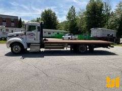 2011 PETERBILT 330 SINGLE AXLE ROLLBACK TRUCK VIN: 2NPNHM6X6BM109006