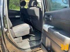 2007 TOYOTA TUNDRA SR5 TRD OFF ROAD DOUBLE CAB 4X4 PICKUP VIN: 5TFBV54107X007171