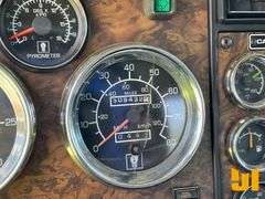 1999 KENWORTH T800 SINGLE AXLE ROLLBACK TRUCK VIN: 1NKDHT7X5XJ796956