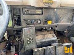 2001 INTERNATIONAL 4700 S/A REAR LOAD RESIDENTIAL COLLECTION TRUCK VIN: 1HTSCAAN51H213578