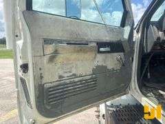 1999 GMC 6500 S/A HOT WATER PRESSURE WASHER TRUCK VIN: 1GDJ7H1C7XJ507971