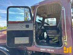 1994 PETERBILT 357 TRI ROLL OFF TRUCK VIN: 1XPAL60X2RN353155