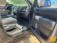 2007 TOYOTA TUNDRA SR5 TRD OFF ROAD DOUBLE CAB 4X4 PICKUP VIN: 5TFBV54107X007171