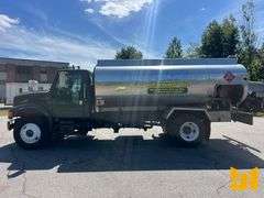 1996 INTERNATIONAL 4900 S FUEL & LUBE TRUCK VIN: 1HTSDAAN2TH314514