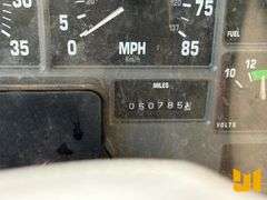 2001 INTERNATIONAL 4700 S/A REAR LOAD RESIDENTIAL COLLECTION TRUCK VIN: 1HTSCAAN51H213578