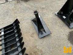UNUSED MINI UNIVERSAL ATTACH SKID STEER TRAILER MOVER