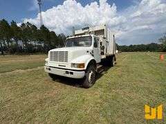 2001 INTERNATIONAL 4700 S/A REAR LOAD RESIDENTIAL COLLECTION TRUCK VIN: 1HTSCAAN51H213578