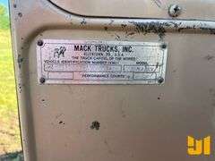 1981 MACK DM686SX TANDEM AXLE WATER TRUCK VIN: 1M2B128C7BA008007