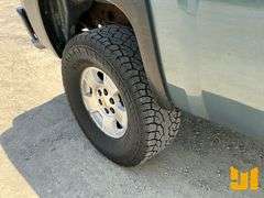 2010 CHEVROLET SILVERADO EXTENDED CAB 4X4 PICKUP VIN: 1GCSKSE36AZ252821