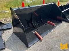 UNUSED OVERSIZED QT LIGHT MATERIAL BUCKET