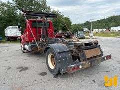 2015 INTERNATIONAL 4300 SBA 4X2 S/A HOOK LIFT TRUCK VIN: 1HTMMMML8FH577860