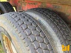 PETERBILT H400 TANDEM AXLE DUMP TRUCK VIN: 1XPCDB90NN315340