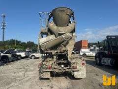 2018 FREIGHTLINER 114SD TANDEM AXLE REAR DISCHARGE MIXER TRUCK VIN: 3ALHG3DV5JDJN2472
