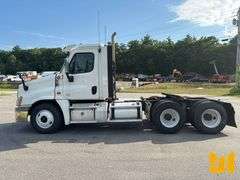 2014 FREIGHTLINER CASCADIA TANDEM AXLE DAY CAB TRUCK TRACTOR VIN: 3AKJGEDY4FDGJ7156