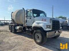 2018 FREIGHTLINER 114SD TANDEM AXLE REAR DISCHARGE MIXER TRUCK VIN: 3ALHG3DV5JDJN2472