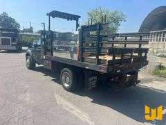 2005 FORD F550 SINGLE AXLE REGULAR CAB STAKE BED TRUCK VIN: 1FDAF56P75EA79242