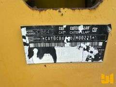 2011 CATERPILLAR CB64 TANDEM VIBRATORY ROLLER SN: DJM00225