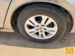 2008 HONDA ACCORD VIN: JHMCP26488C071809 FWD