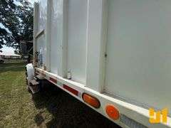 2001 INTERNATIONAL 4700 S/A REAR LOAD RESIDENTIAL COLLECTION TRUCK VIN: 1HTSCAAN51H213578