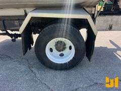1996 INTERNATIONAL 4900 S FUEL & LUBE TRUCK VIN: 1HTSDAAN2TH314514