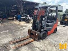 TOYOTA 8FGCU25 4050 LB CUSHION TIRE FORKLIFT