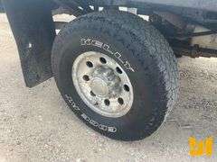 2002 FORD F-350 SINGLE AXLE REGULAR CAB 4X4 FLATBED TRUCK VIN: 1FTSF31L72EB25214