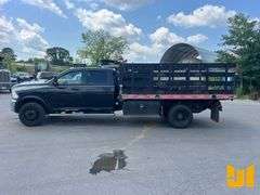 2014 RAM 4500 SINGLE AXLE CREW CAB 4X4 STAKE BED TRUCK VIN: 3C7WRLFL1EG116607