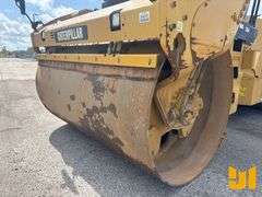 2011 CATERPILLAR CB64 TANDEM VIBRATORY ROLLER SN: DJM00225