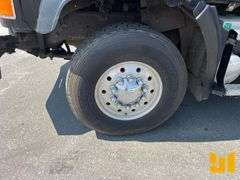 2001 MACK CL713 TRI-AXLE DUMP TRUCK VIN: 1M2AD62C81M011952