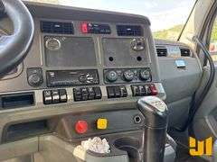 2018 KENWORTH T880 TANDEM AXLE DAY CAB TRUCK TRACTOR VIN: 1XKZDP9X8JJ211368