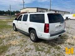 2011 CHEVROLET SUBURBAN VIN: 1GNSCJE06BR215323 2WD