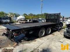 2015 PETERBILT 348 TANDEM AXLE REGULAR CAB FLATBED TRUCK VIN: 2NP3LJ0X8FM278365