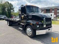 2024 MACK MD SINGLE AXLE ROLLBACK TRUCK VIN: 1M2MDBAA0RS012090