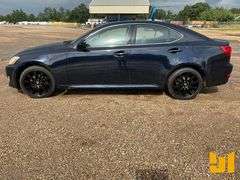 2008 LEXUS IS VIN: JTHCK262085027451 2WD