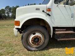 2001 INTERNATIONAL 4700 S/A REAR LOAD RESIDENTIAL COLLECTION TRUCK VIN: 1HTSCAAN51H213578
