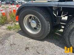 2011 KENWORTH W900 TRI AXLE DAY CAB TRUCK TRACTOR VIN: 1XKWP4TX9BJ284297