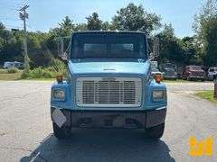 2001 FREIGHTLINER FL70 S/A FUEL & LUBE TRUCK VIN: 1FVABTAK81HG95533