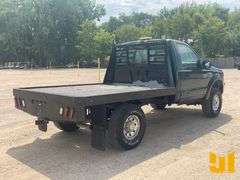 2002 FORD F-350 SINGLE AXLE REGULAR CAB 4X4 FLATBED TRUCK VIN: 1FTSF31L72EB25214