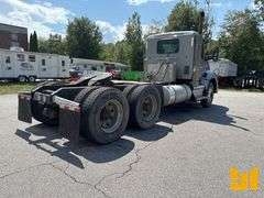 2018 KENWORTH T880 TANDEM AXLE DAY CAB TRUCK TRACTOR VIN: 1XKZDP9X8JJ211368