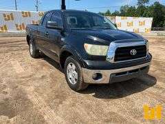 2007 TOYOTA TUNDRA SR5 TRD OFF ROAD DOUBLE CAB 4X4 PICKUP VIN: 5TFBV54107X007171