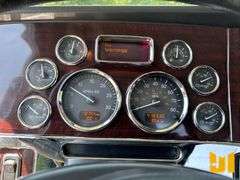 2015 PETERBILT 389 TANDEM AXLE ROLLBACK TRUCK VIN: 1NPXL40X3FD272644